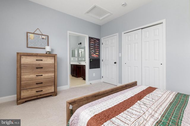 5813 WATERLOO BRIDGE CIR, Haymarket, VA 20169