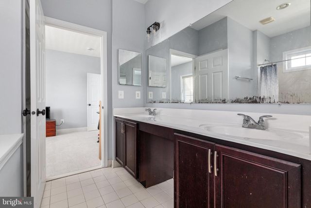 5813 WATERLOO BRIDGE CIR, Haymarket, VA 20169