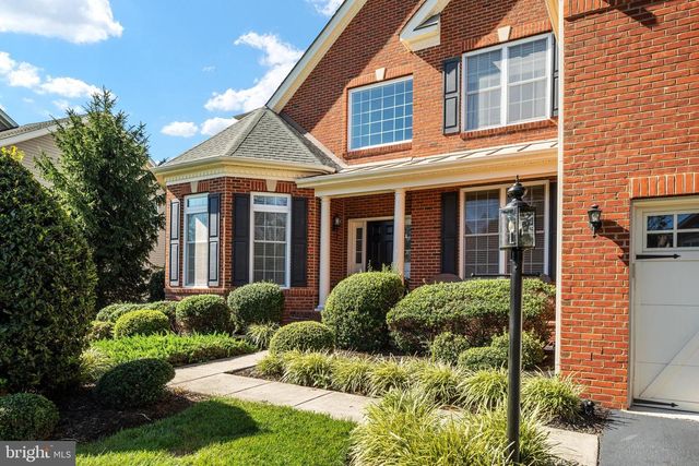 5813 WATERLOO BRIDGE CIR, Haymarket, VA 20169
