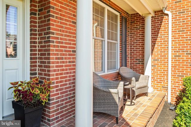 5813 WATERLOO BRIDGE CIR, Haymarket, VA 20169