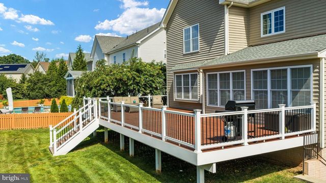 5813 WATERLOO BRIDGE CIR, Haymarket, VA 20169