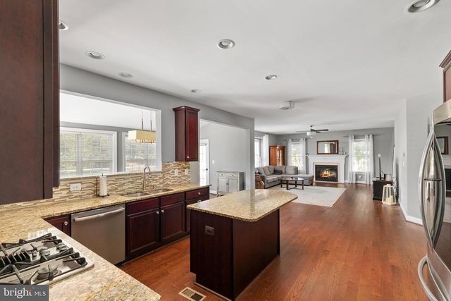 5813 WATERLOO BRIDGE CIR, Haymarket, VA 20169