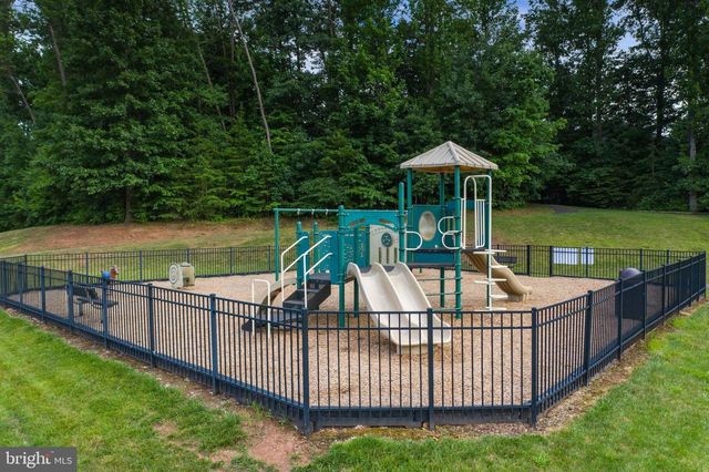 5813 WATERLOO BRIDGE CIR, Haymarket, VA 20169