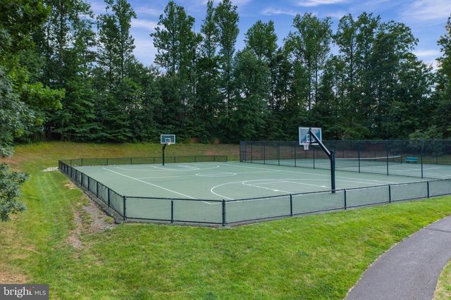 5813 WATERLOO BRIDGE CIR, Haymarket, VA 20169