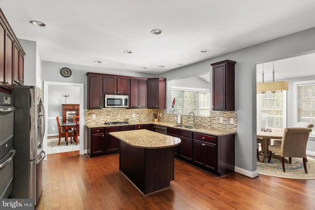 5813 WATERLOO BRIDGE CIR, Haymarket, VA 20169