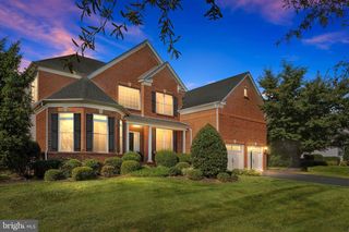 5813 WATERLOO BRIDGE CIR, Haymarket, VA 20169