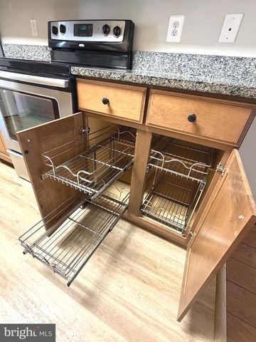 133 THOMAS JEFFERSON ST, La Plata, MD 20646