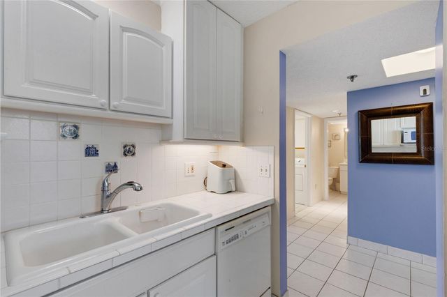 4480 FAIRWAYS BOULEVARD 208, Bradenton, FL 34209