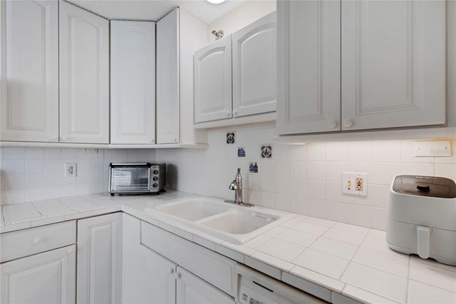 4480 FAIRWAYS BOULEVARD 208, Bradenton, FL 34209