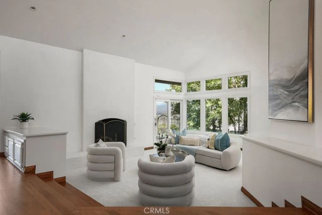 7 Cherbourg, Newport Beach, CA 92660