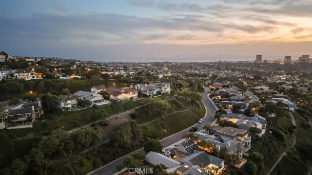7 Cherbourg, Newport Beach, CA 92660