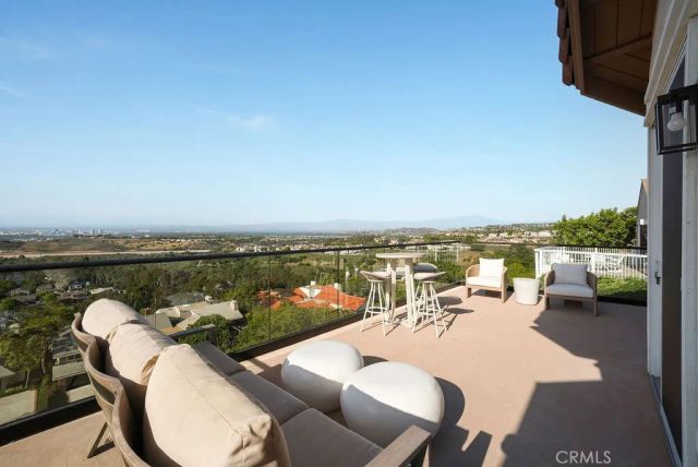 7 Cherbourg, Newport Beach, CA 92660