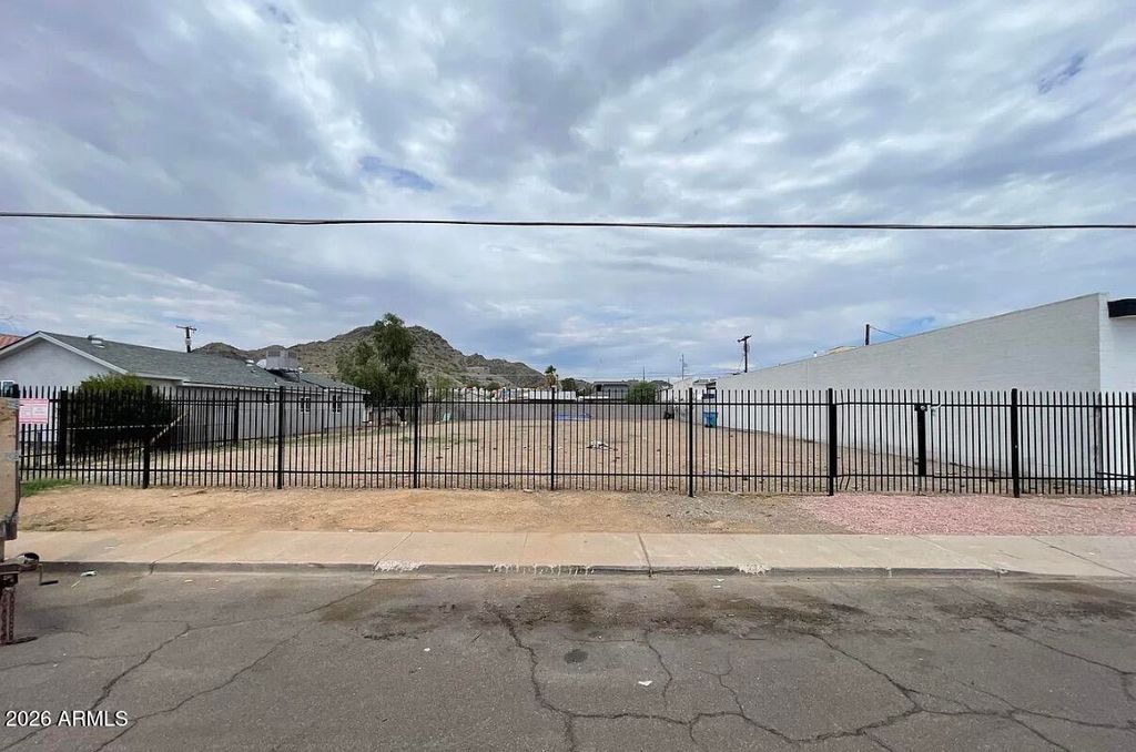 536 E VOGEL Avenue -, Phoenix, AZ 85020