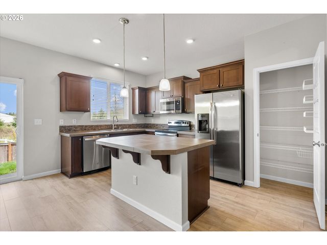 17323 Se ELIAS Ct, Damascus, OR 97089