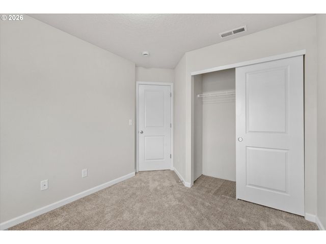 17323 Se ELIAS Ct, Damascus, OR 97089