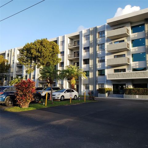 1301 NE 7th St 314, Hallandale Beach, FL 33009