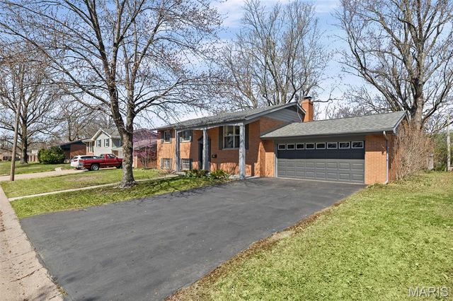 412 Fontainebleau, O'fallon, IL 62269