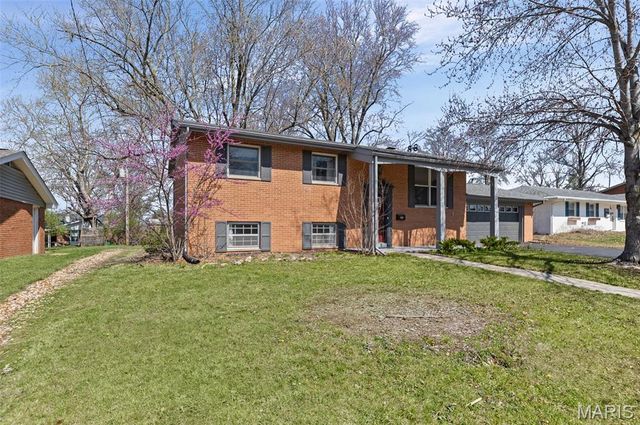 412 Fontainebleau, O'fallon, IL 62269