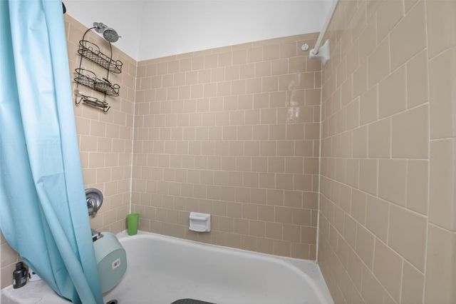 8029 Tareyton Lane, Houston, TX 77075
