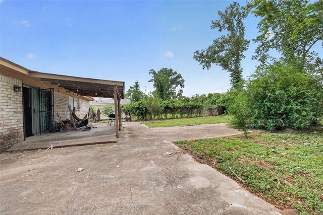 8029 Tareyton Lane, Houston, TX 77075