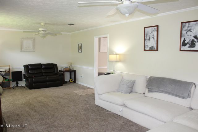 1600 Christine Drive, Mccomb, MS 39648
