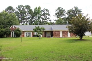1600 Christine Drive, Mccomb, MS 39648