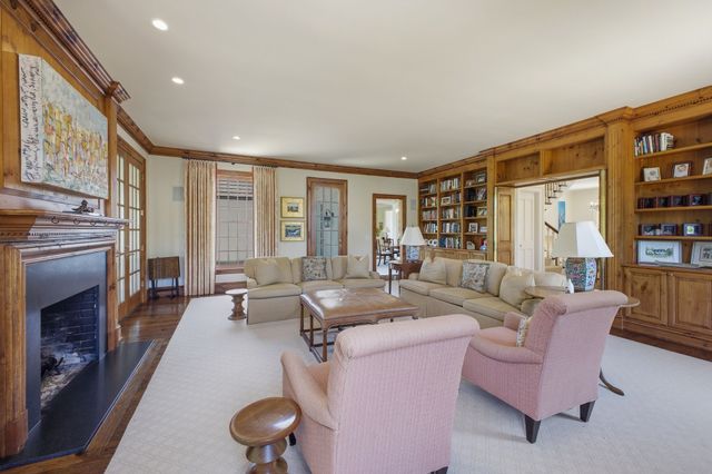 204 Sunnyside Dr, Nashville, TN 37205