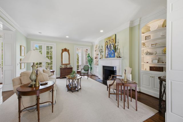 204 Sunnyside Dr, Nashville, TN 37205