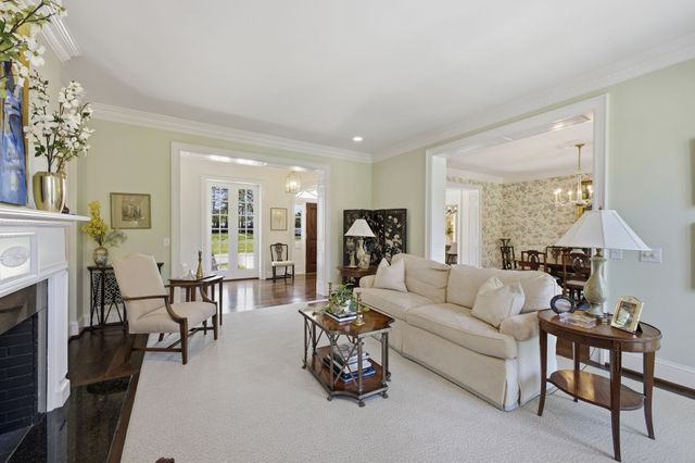 204 Sunnyside Dr, Nashville, TN 37205