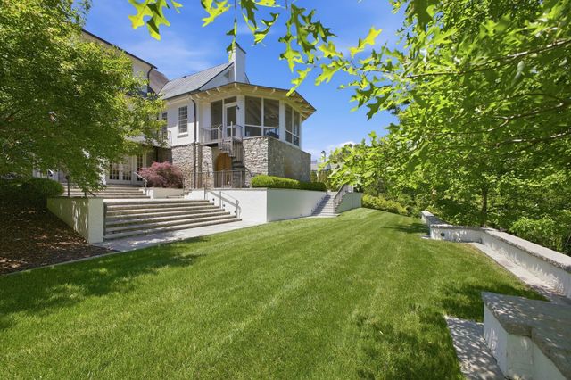 204 Sunnyside Dr, Nashville, TN 37205