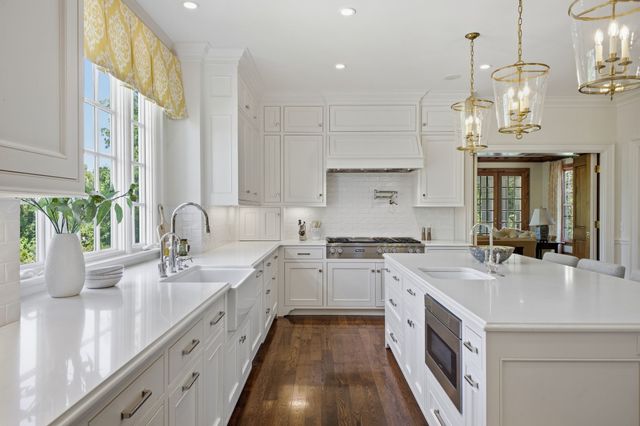 204 Sunnyside Dr, Nashville, TN 37205