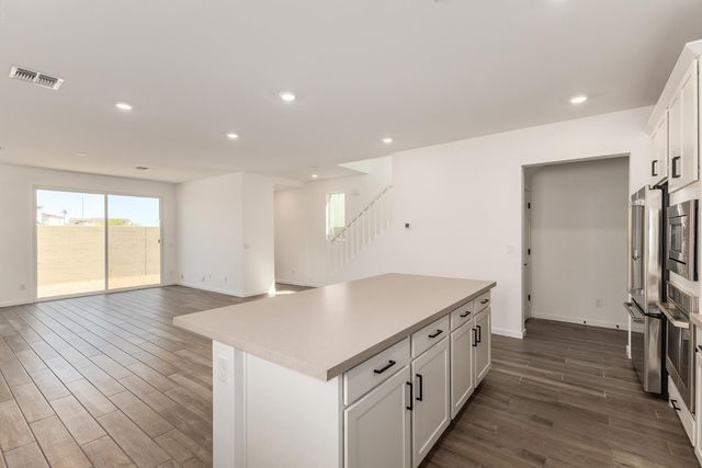 2434 W Maximo Way, Phoenix, AZ 85085