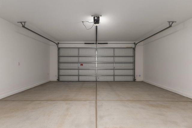 2434 W Maximo Way, Phoenix, AZ 85085