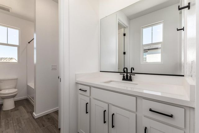 2434 W Maximo Way, Phoenix, AZ 85085