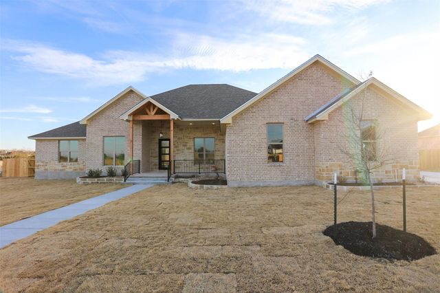 1820 Dorian DR, Salado, TX 76571