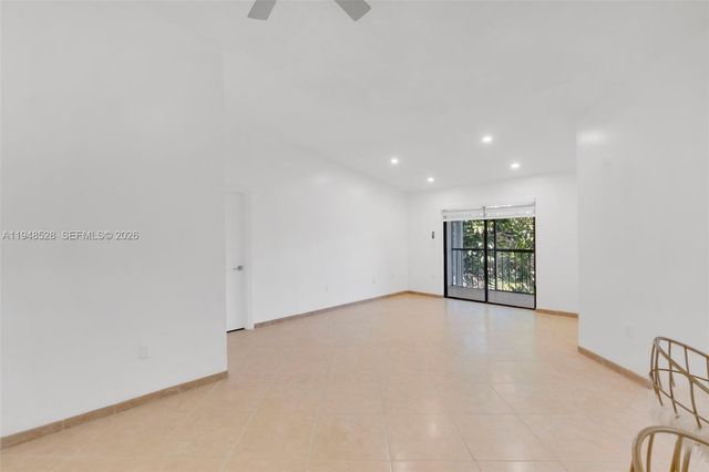 927 NE 199th St 202, Miami, FL 33179