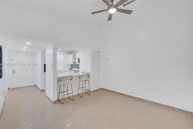 927 NE 199th St 202, Miami, FL 33179