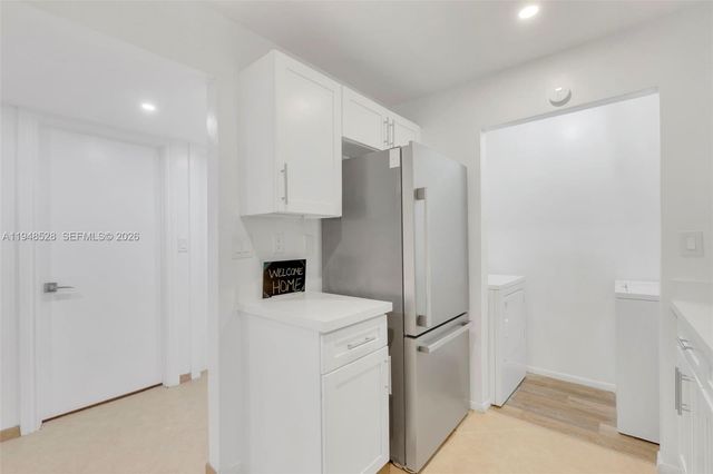 927 NE 199th St 202, Miami, FL 33179