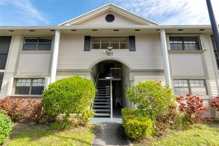927 NE 199th St 202, Miami, FL 33179