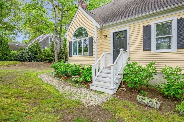 171 Wheeler Rd, Mashpee, MA 02649