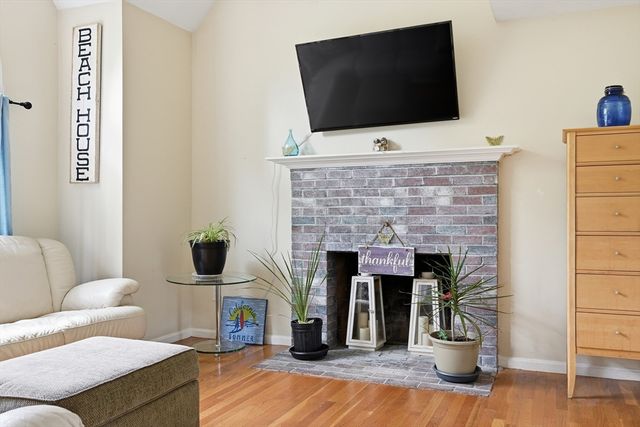 171 Wheeler Rd, Mashpee, MA 02649