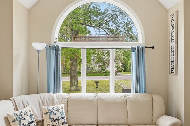 171 Wheeler Rd, Mashpee, MA 02649