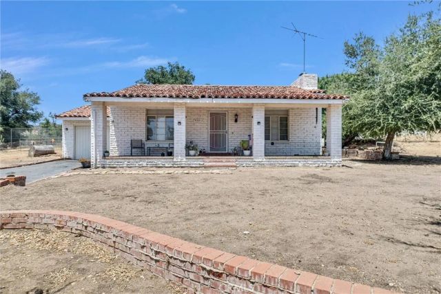 9385 Oak Glen Road, Cherry Valley, CA 92223