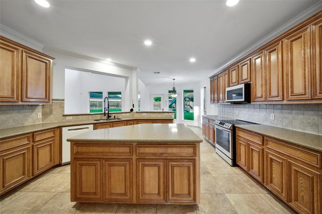 939 Colorado Springs Court, Spring, TX 77373