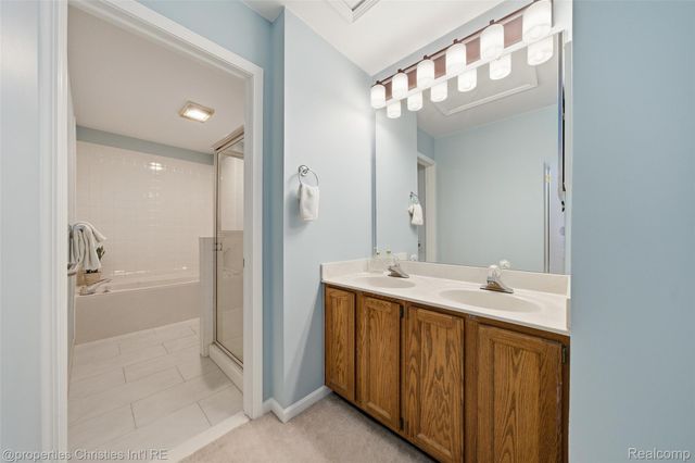 1144 Fairways Boulevard, Troy, MI 48085