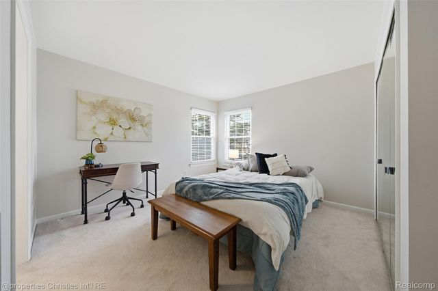 1144 Fairways Boulevard, Troy, MI 48085