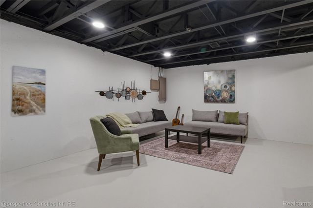 1144 Fairways Boulevard, Troy, MI 48085