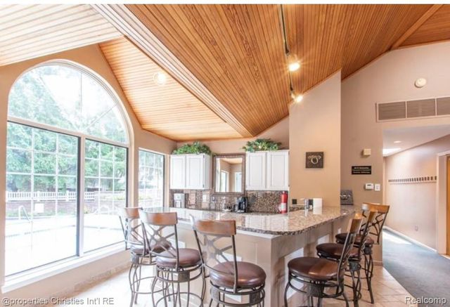 1144 Fairways Boulevard, Troy, MI 48085