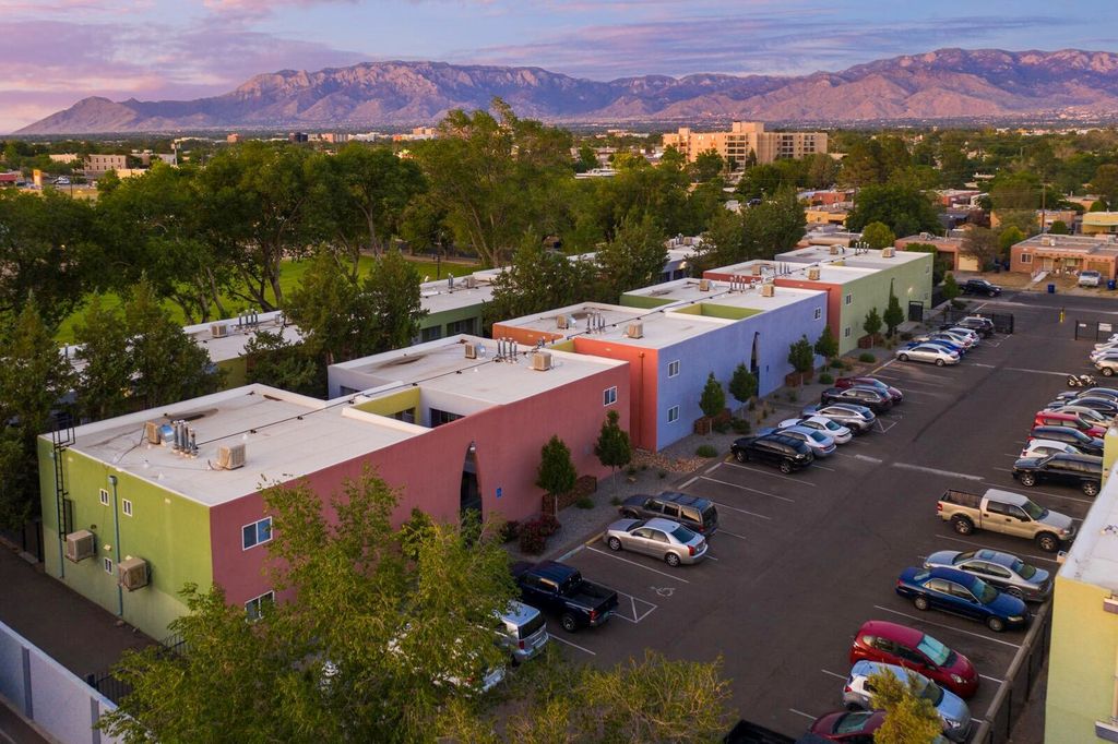 419 Monroe Street NE, Albuquerque, NM 87108