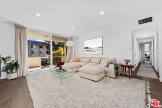 11970 Montana Avenue 207, Los Angeles, CA 90049